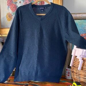 J. Crew V-neck sweater, made from 99% Wool, in a dark blue color -SZ XL